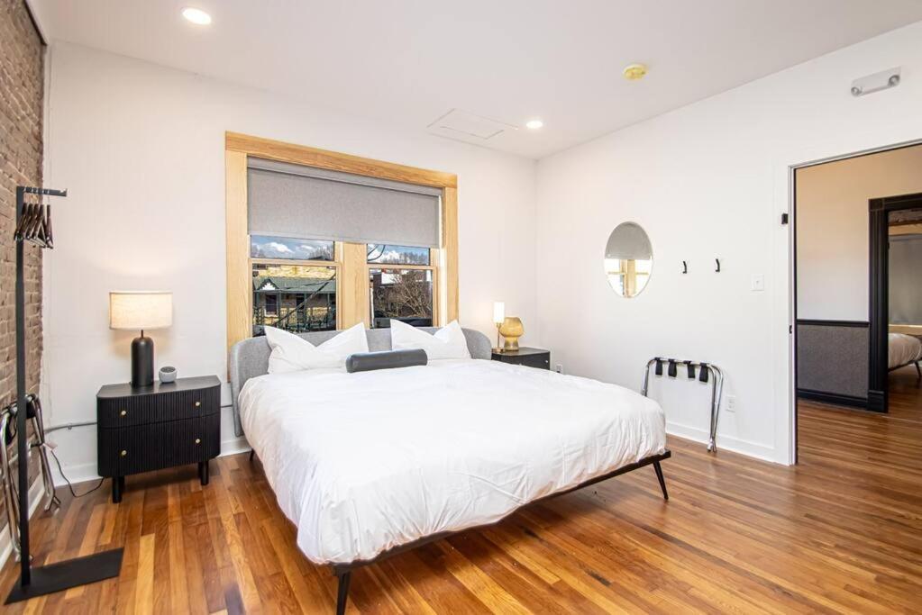 King Bed Stylish Studio In Heart Of Downtown Room # 200 Hot Springs Extérieur photo